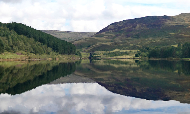 Dove Stone Reservoir (2)